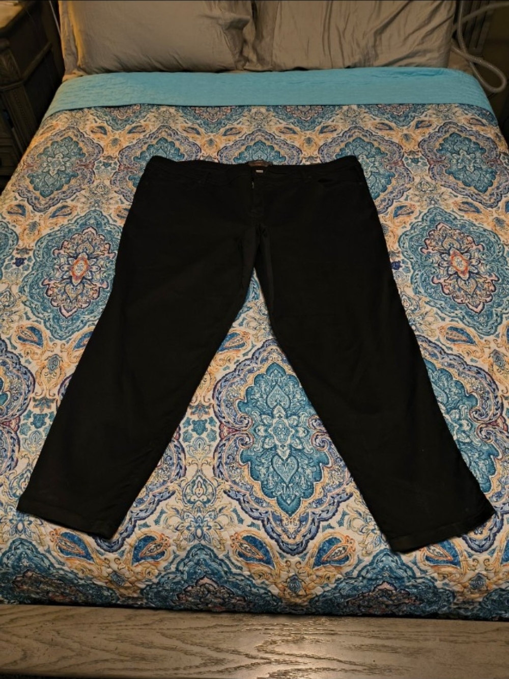 NWT Torrid Mid-Rise Super Stretch Luxe Skinny Jeans Size 28
